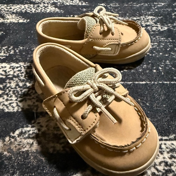 Toddler Sperry shoes size 4 - Picture 1 of 4